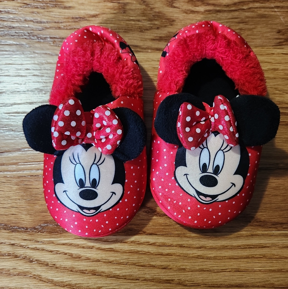 Minnie Mouse slippers size 9/10